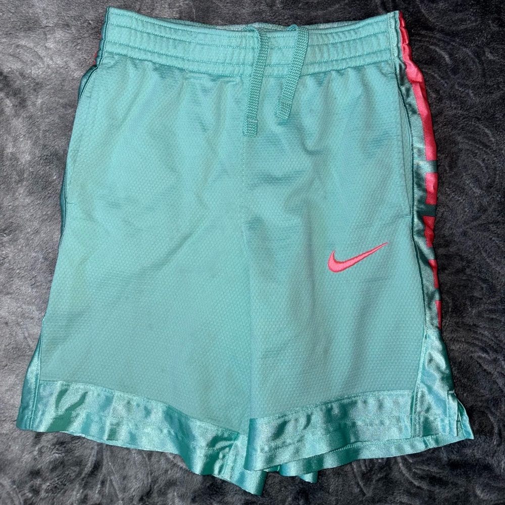 Nike Kids Shorts Size Medium